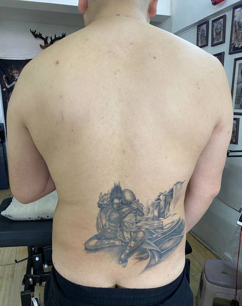 大圣归来纹身图片_背部新传统龙纹身图案