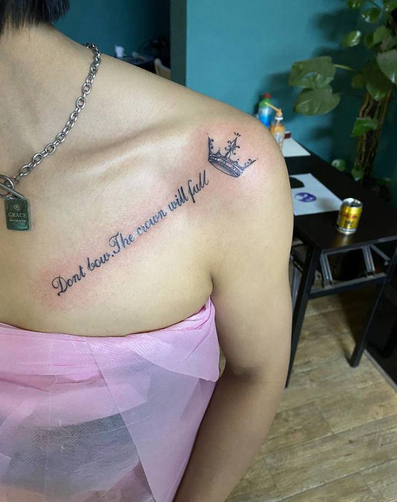 英文字母纹身图片_胸部花体字纹身图案