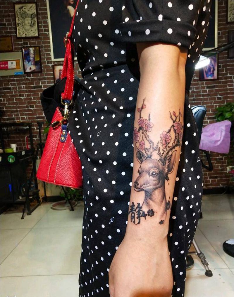 生财有鹿纹身图片_手臂New School水墨纹身图案