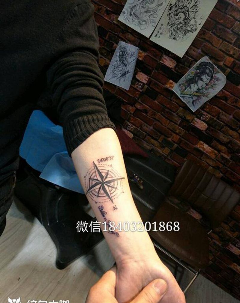 小清新纹身图片_手臂写实几何成品插画纹身图案