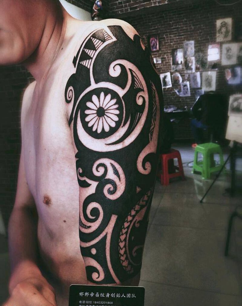 图腾纹身图片_肩部手臂几何成品纹身图案