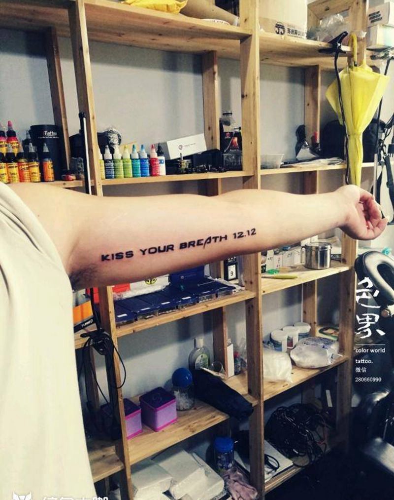 亲吻你的呼吸加结婚纪念日纹身图片