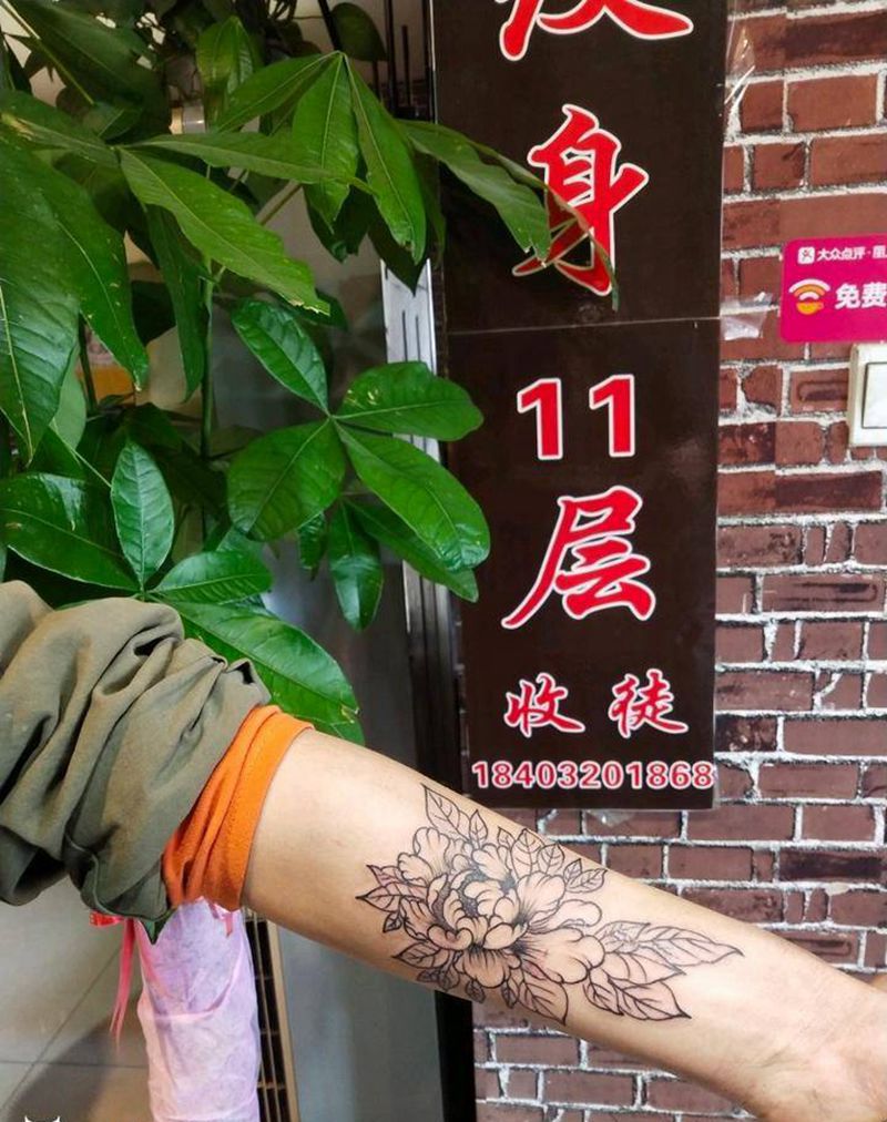 特价素花纹身图片_手臂点刺纹身图案