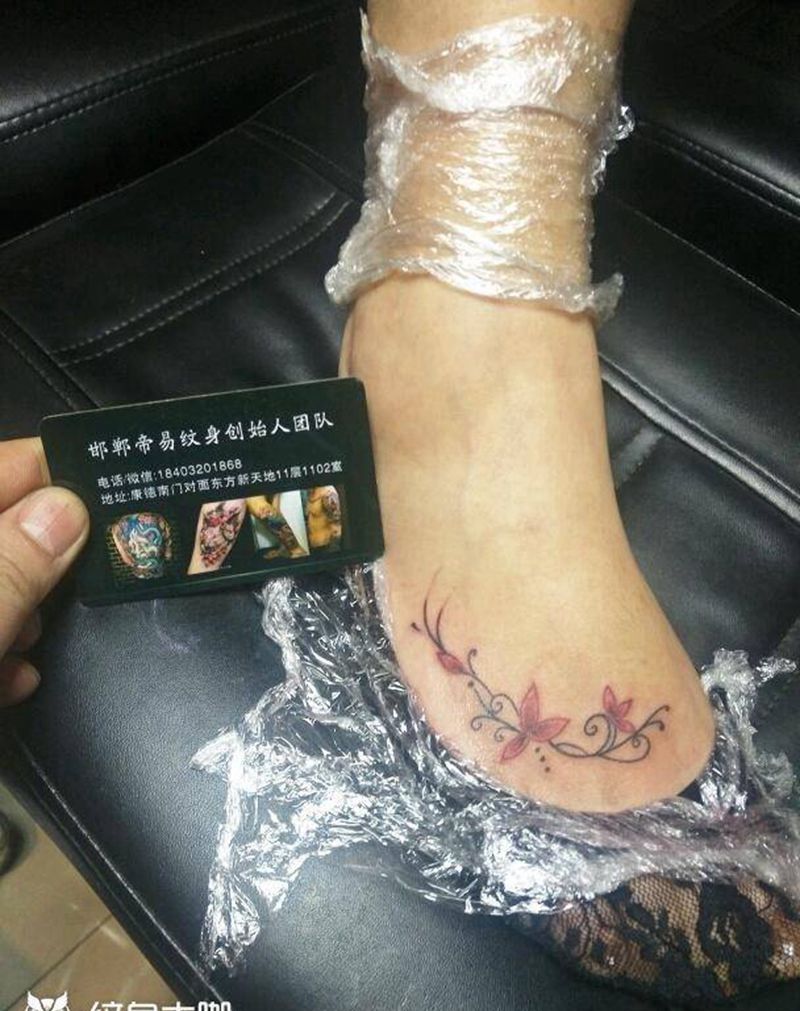 脚上花纹身图片