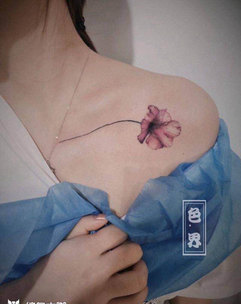 花tattoo纹身图片_胸部小清新纹身图案