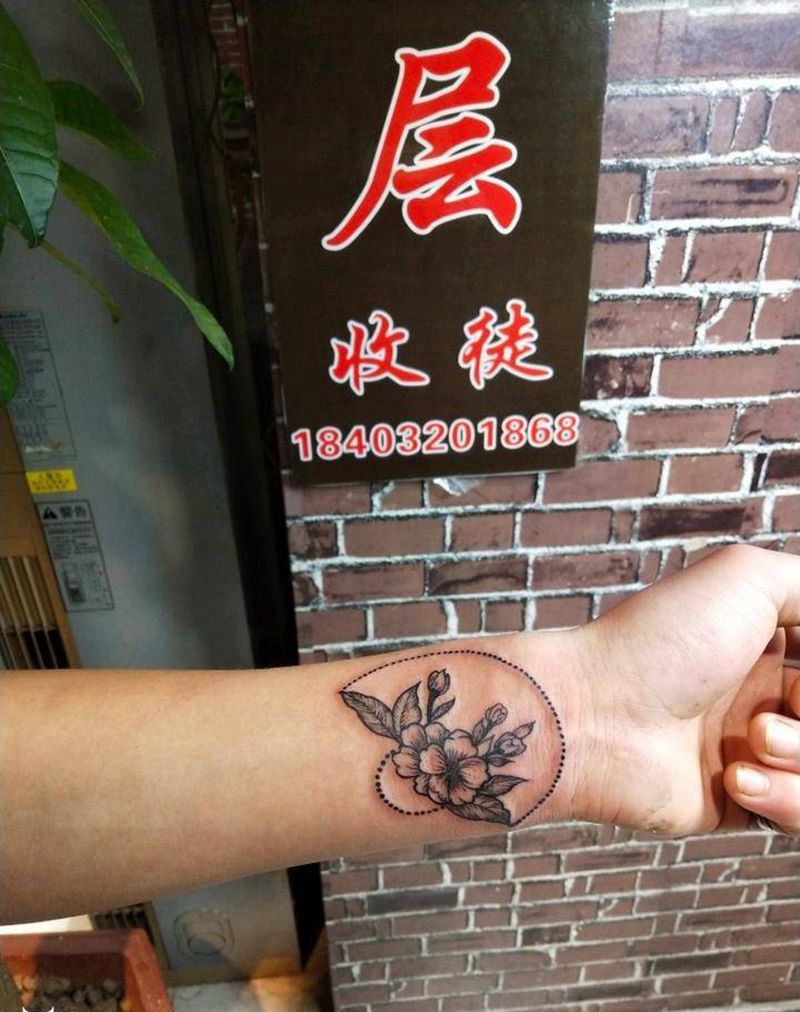 素描排线小花纹身图片_手臂点刺图腾点刺纹身图案