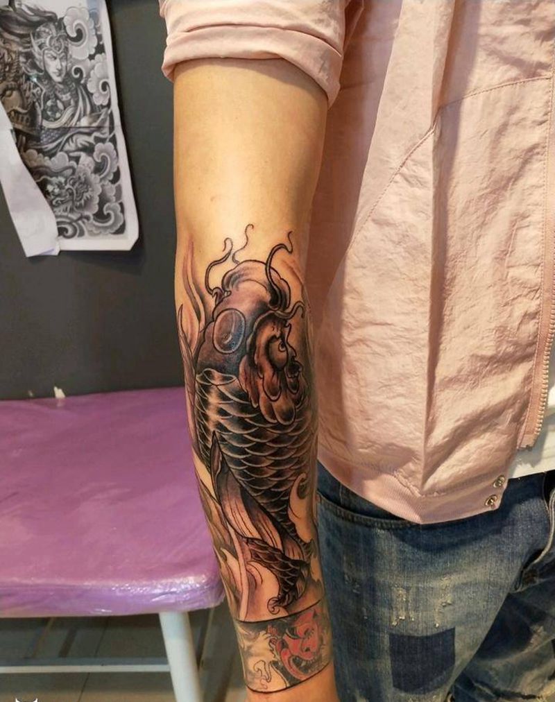 鱼纹身图片_手臂传统动物成品纹身图案