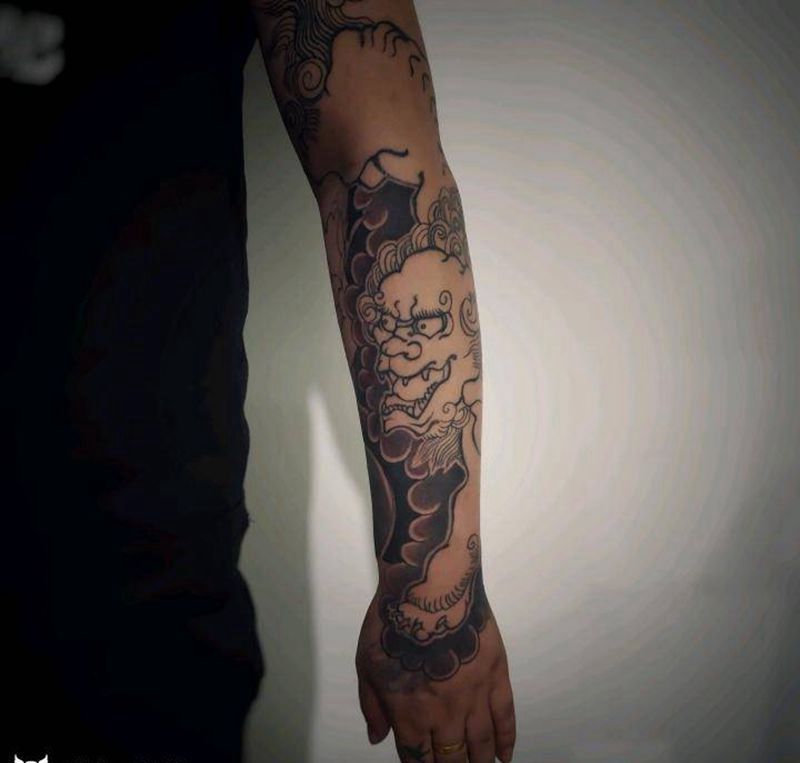 老传统花臂遮盖纹身图片_手臂老传统纹身图案