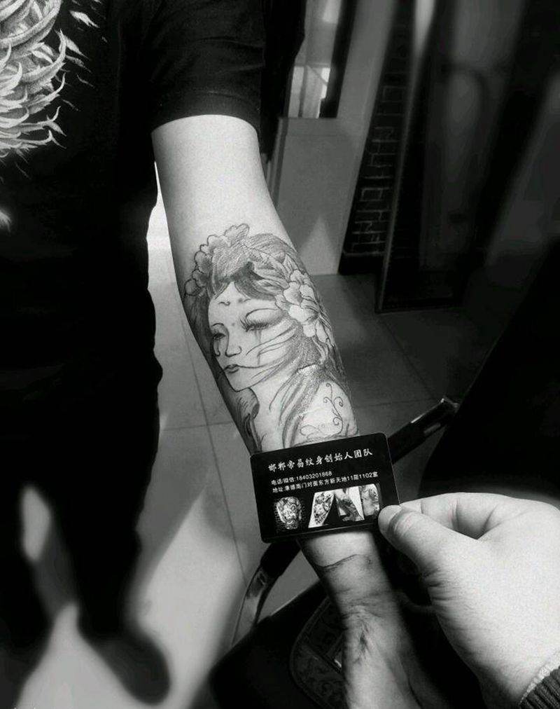 徒弟做的遮盖疤痕纹身图片_手臂传统人物成品纹身图案