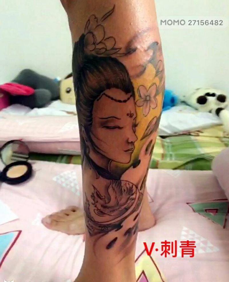 小腿艺妓纹身图片_成品传统腿部纹身图案