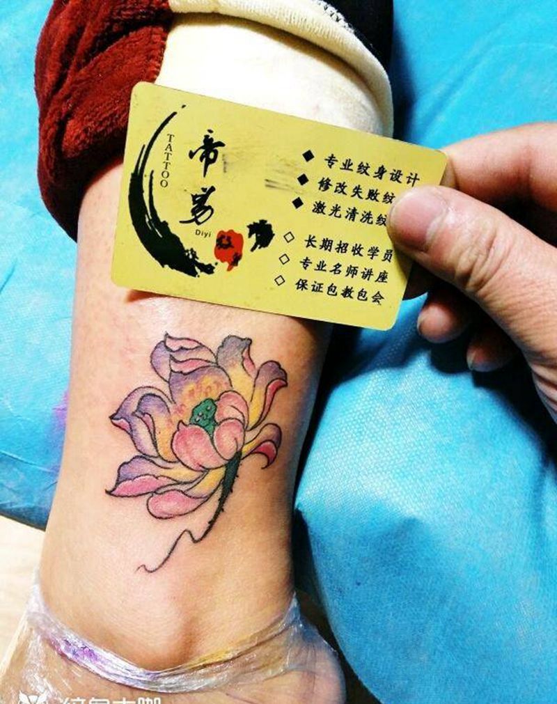 脚踝荷花纹身图片_腿部传统植物成品纹身图案