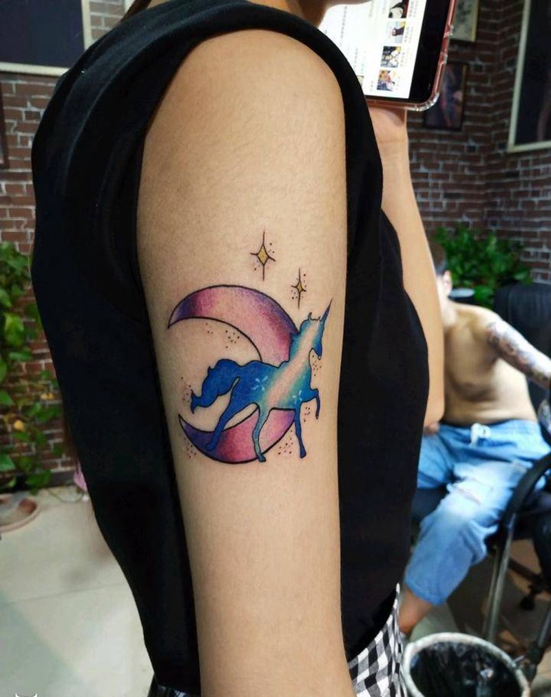 独角兽纹身图片_肩部New School水彩纹身图案