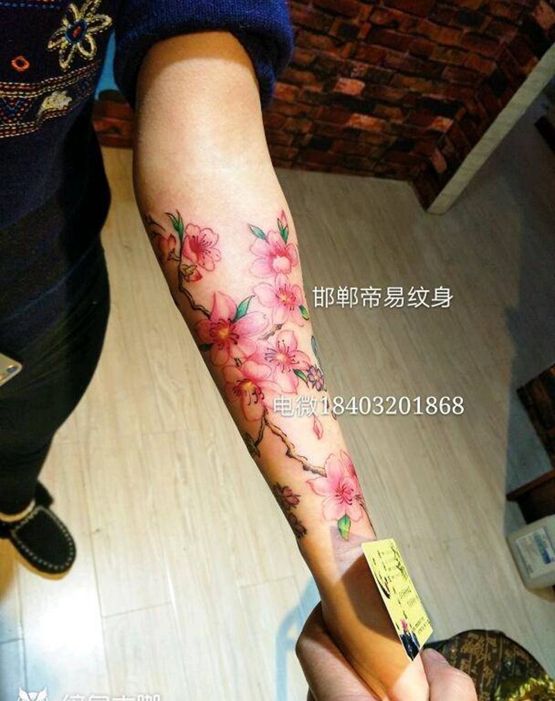 招财纹身图片_手臂传统写实植物鬼神成品纹身图案