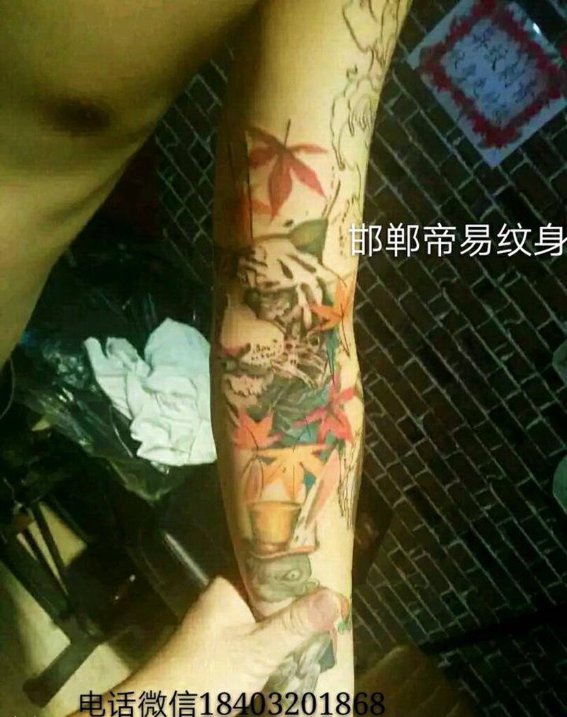老虎纹身图片_臀部手臂欧美习俗国画动物成品纹身图案