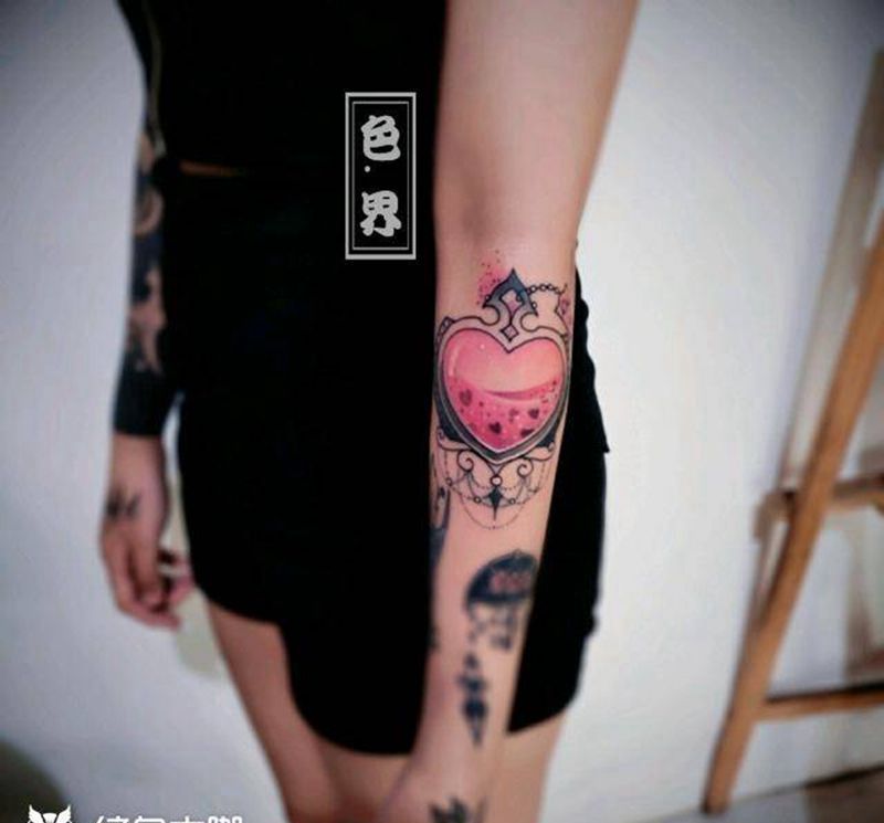 心❤️纹身图片_手臂New School纹身图案