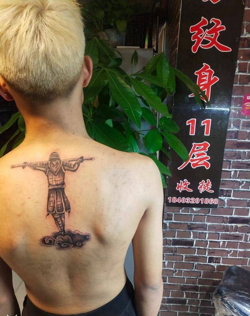 特价至尊宝纹身图片_背部欧美写实纹身图案