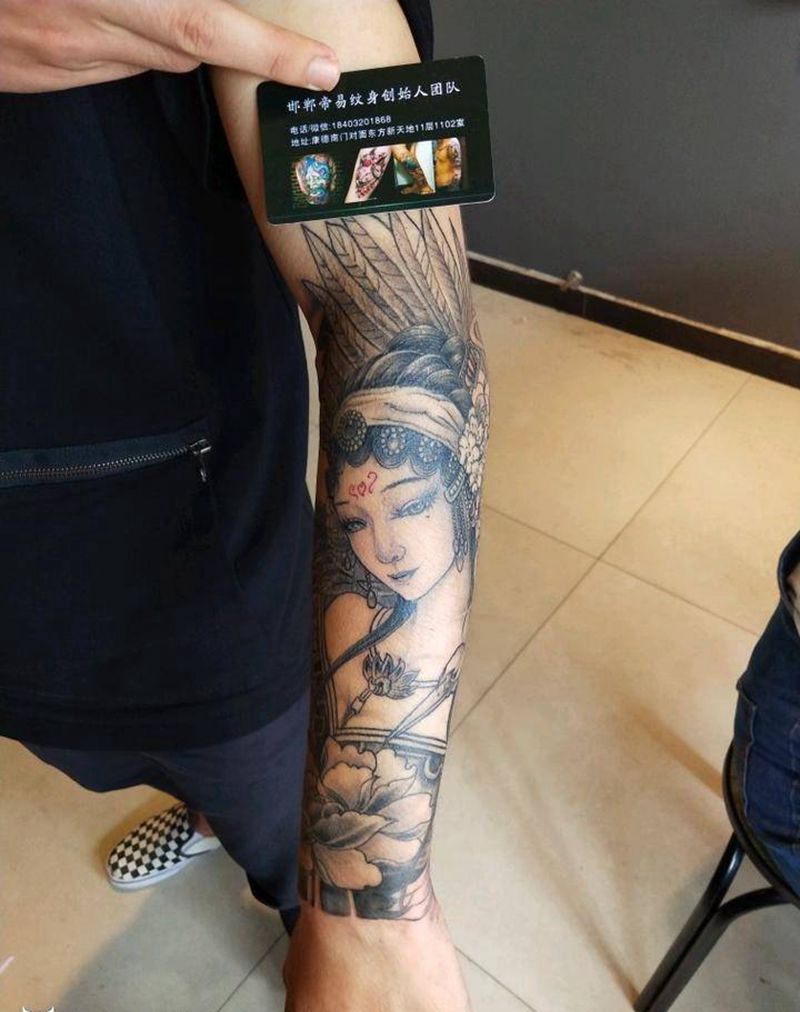 艺妓纹身图片_手臂传统人物成品纹身图案