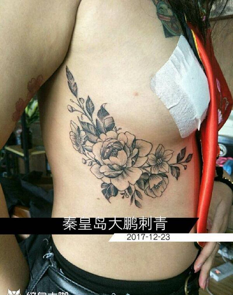 胸花纹身图片