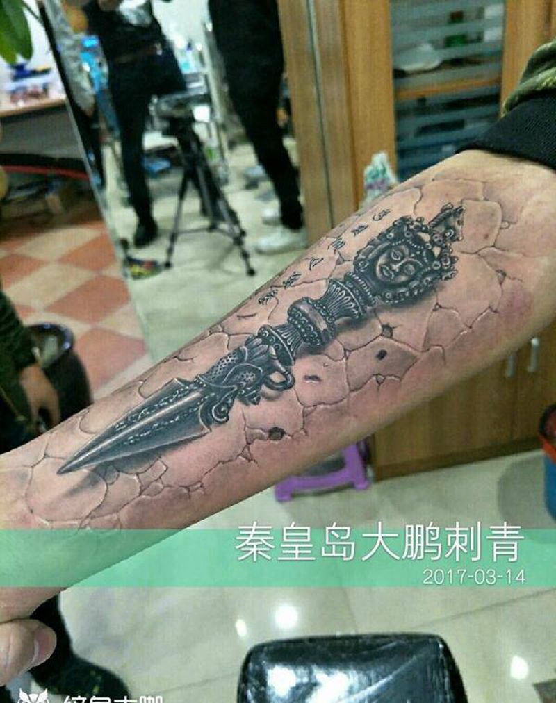 金刚杵纹身图片