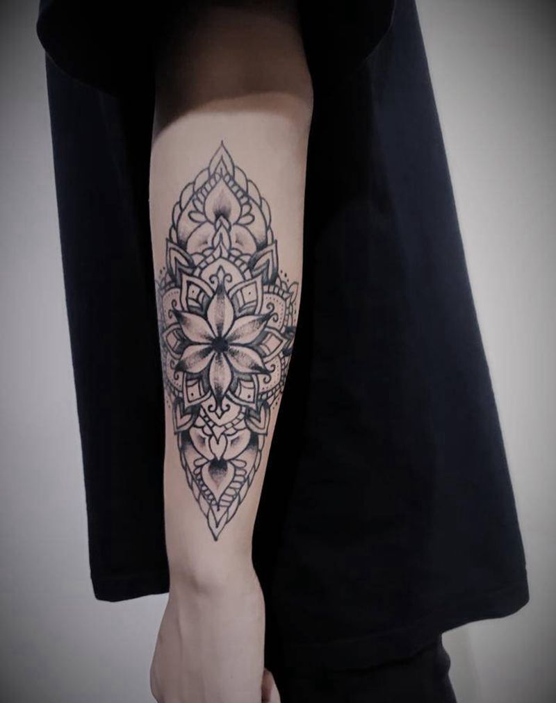 繁花纹身图片_点刺纹身图案