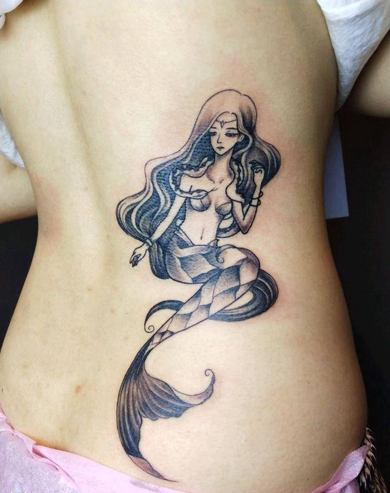 美人鱼纹身图片_腰部欧美写实New School美人鱼纹身图案
