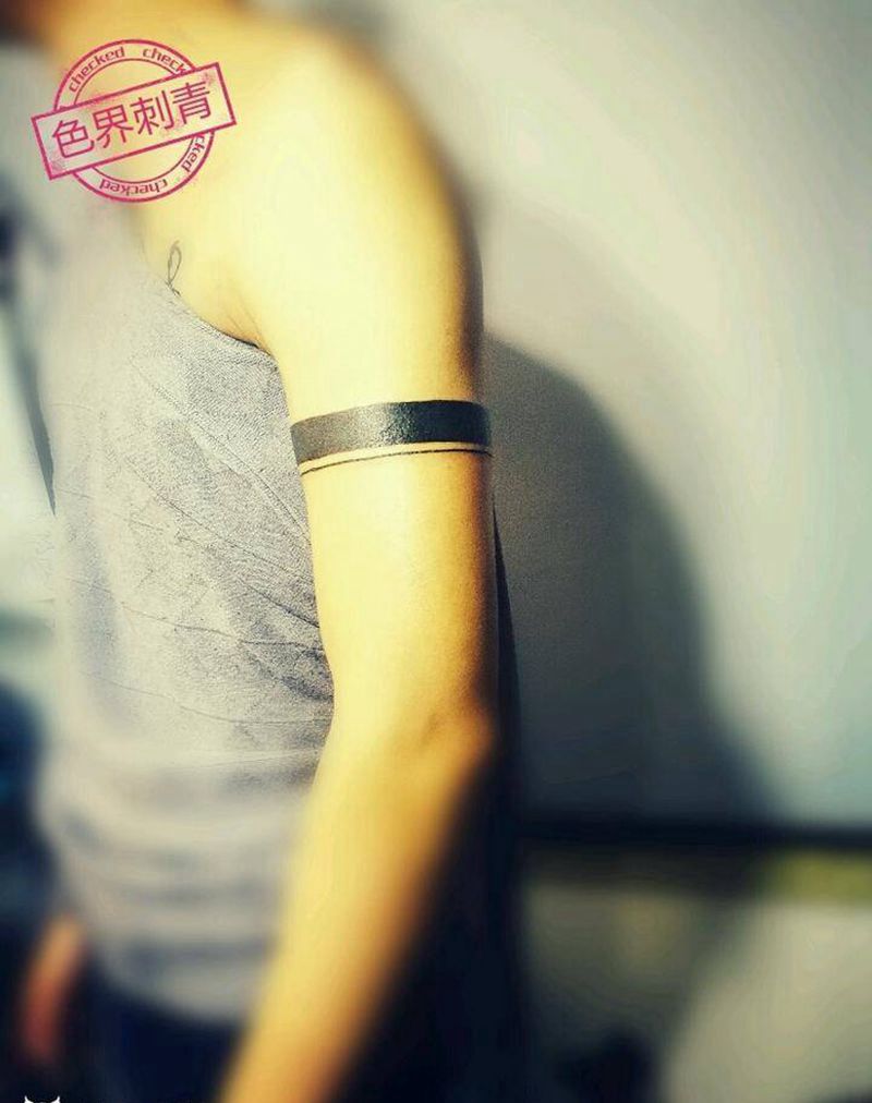 臂环纹身图片