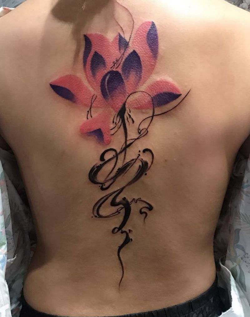 水墨莲花纹身图片_背部纹身图案