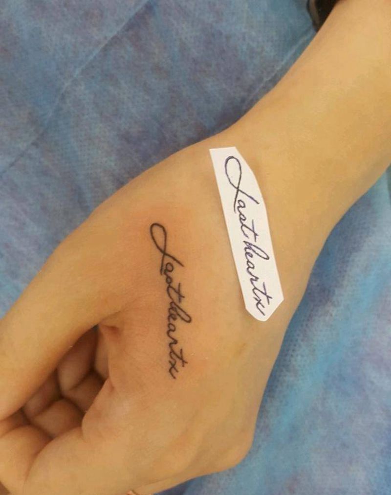 小字母纹身图片