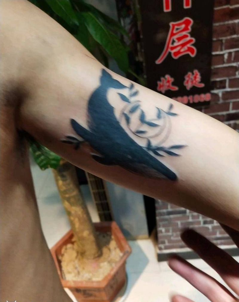 鲸鱼纹身图片_手臂New School纹身图案