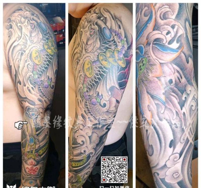 花臂锦鲤配金蟾纹身图片