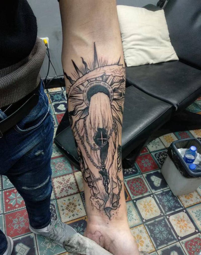 死神和花体字纹身图片_手臂欧美写实纹身图案