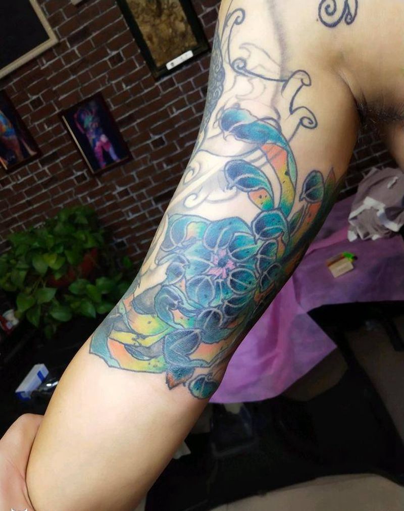 菊花纹身图片_手臂新传统纹身图案