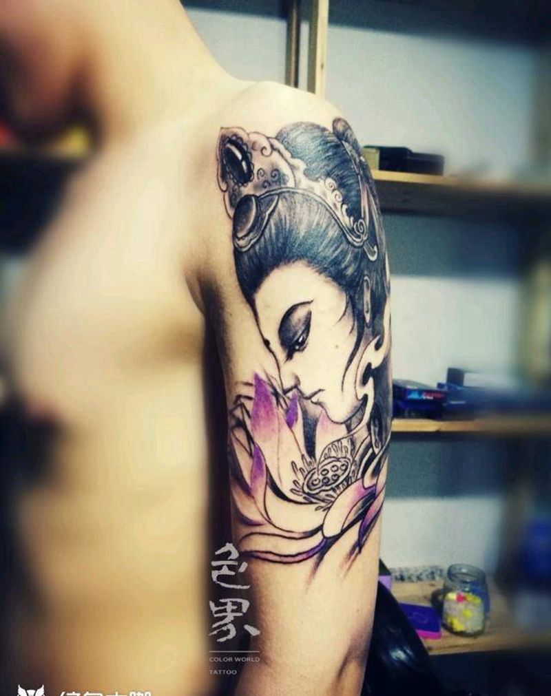 大臂艺妓纹身图片
