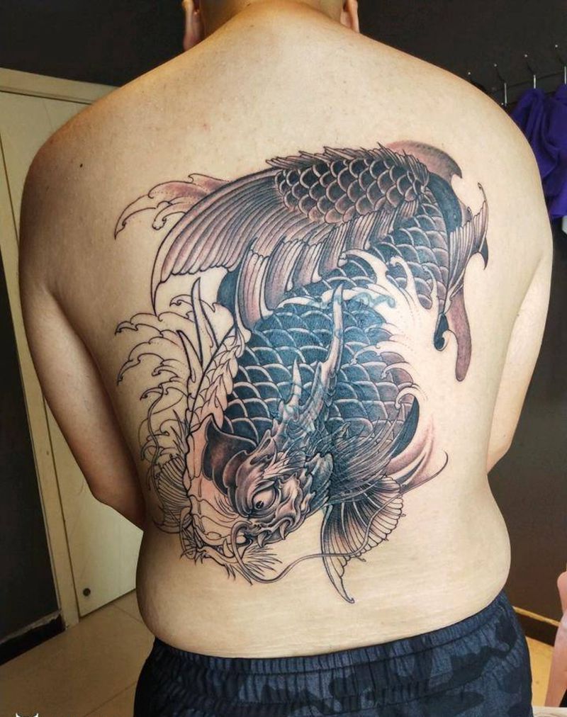 盖纹身图片_背部新传统鳌鱼纹身图案