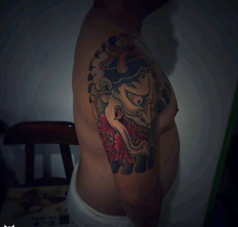 班若半甲纹身图片_胸部手臂纹身图案