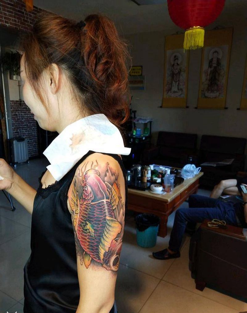 盖纹身图片_手臂新传统遮盖纹身图案