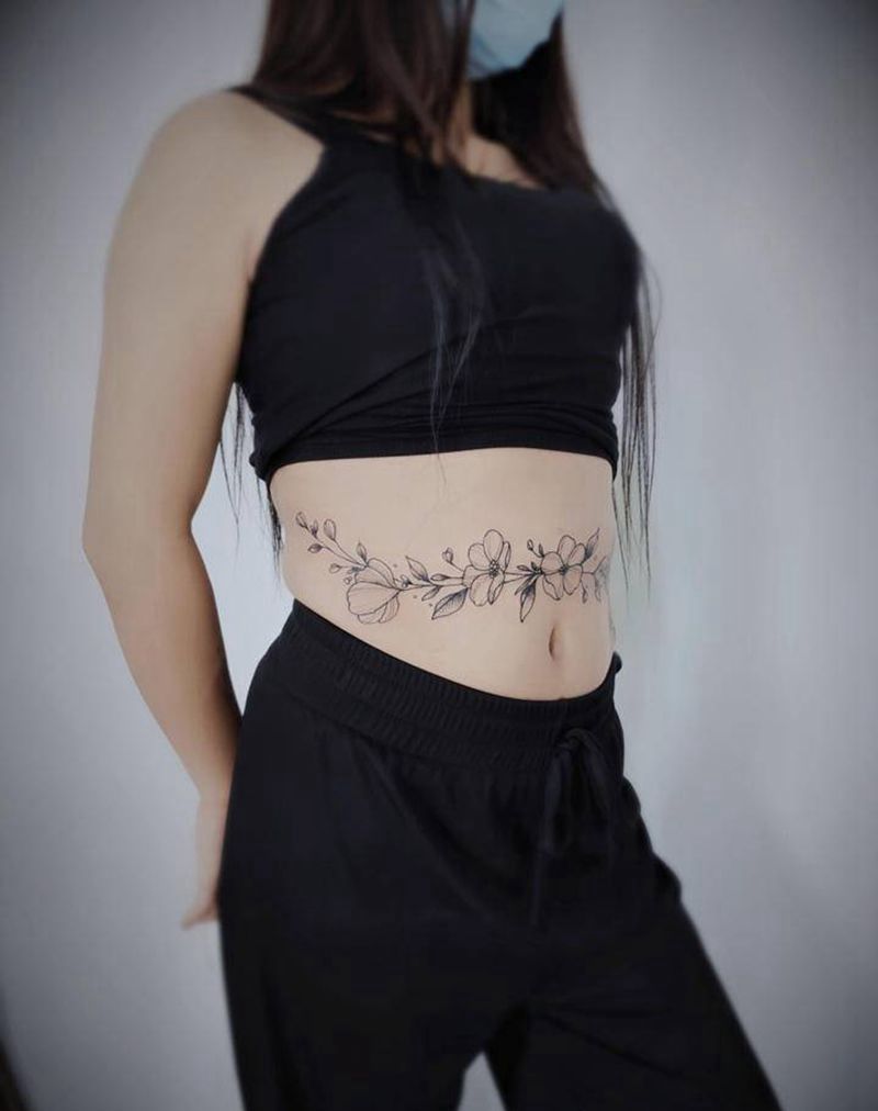 遮盖伤疤纹身图片_腹部几何纹身图案