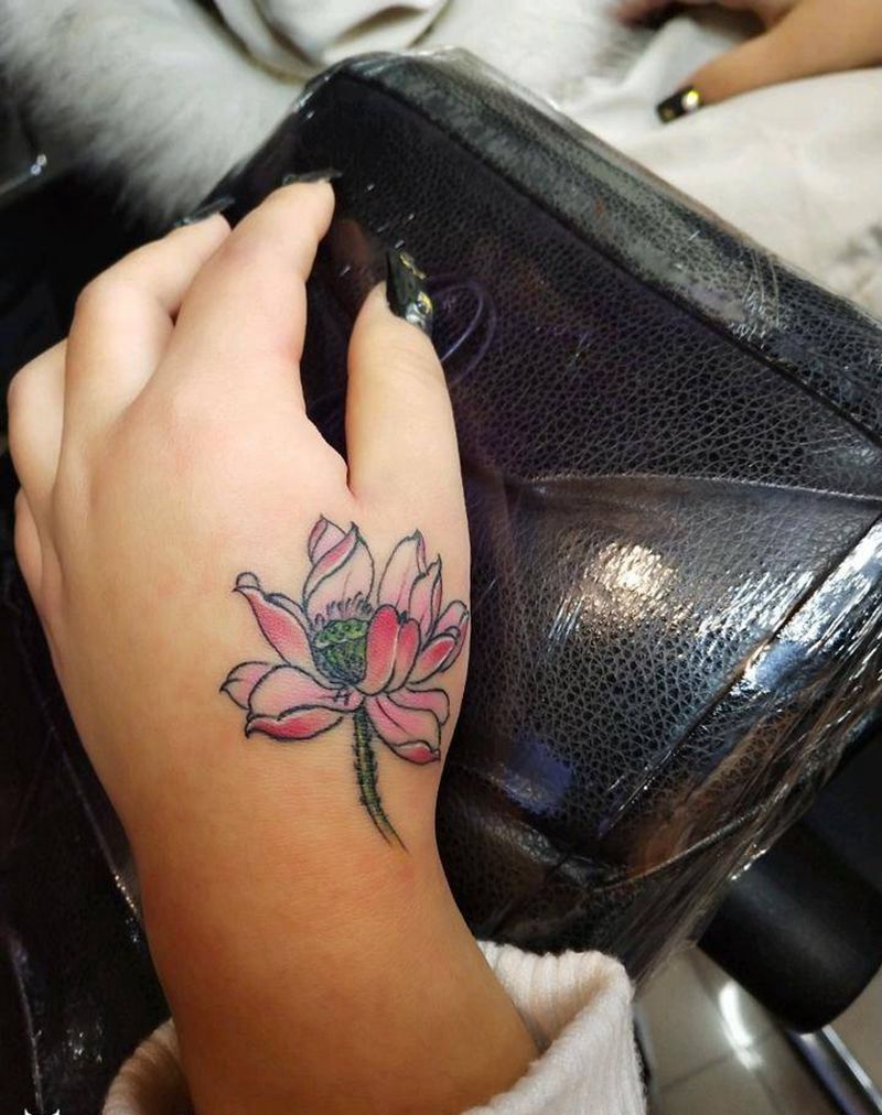 手部纹身图片_手部水彩花纹身图案