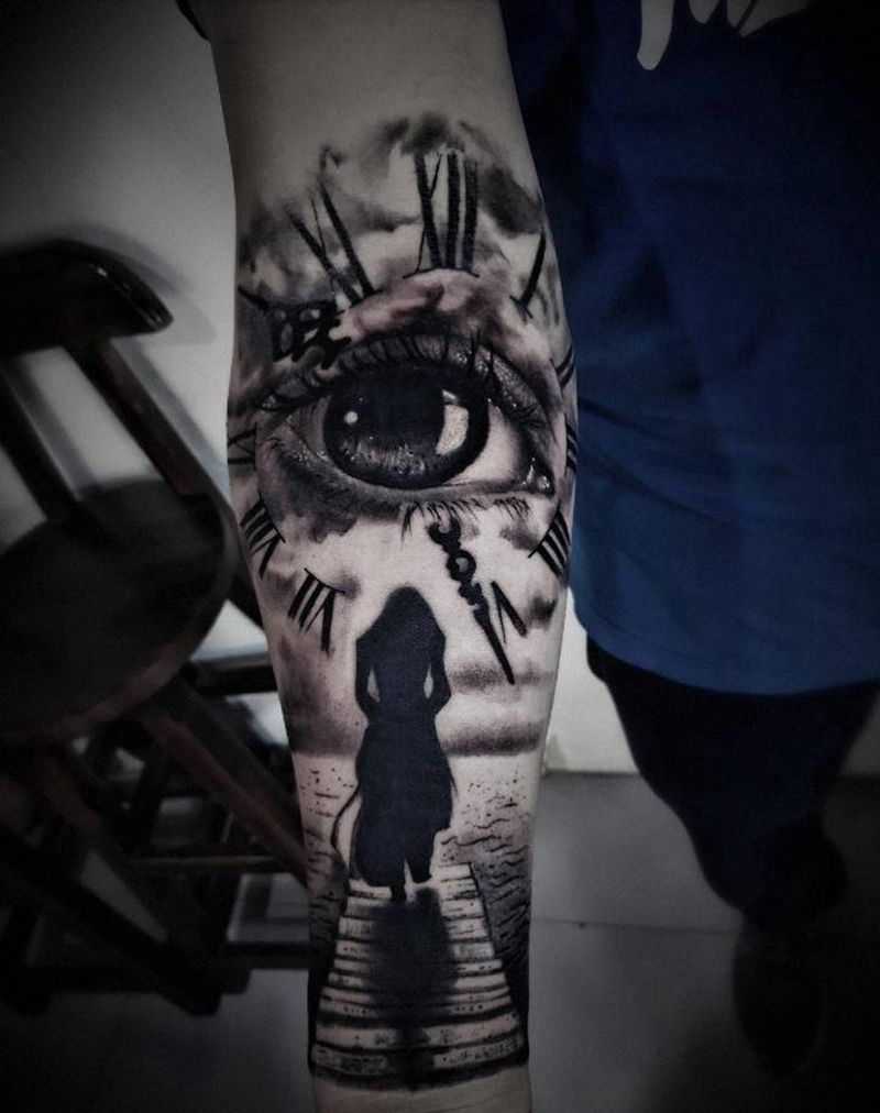 注视纹身图片_手臂欧美写实纹身图案