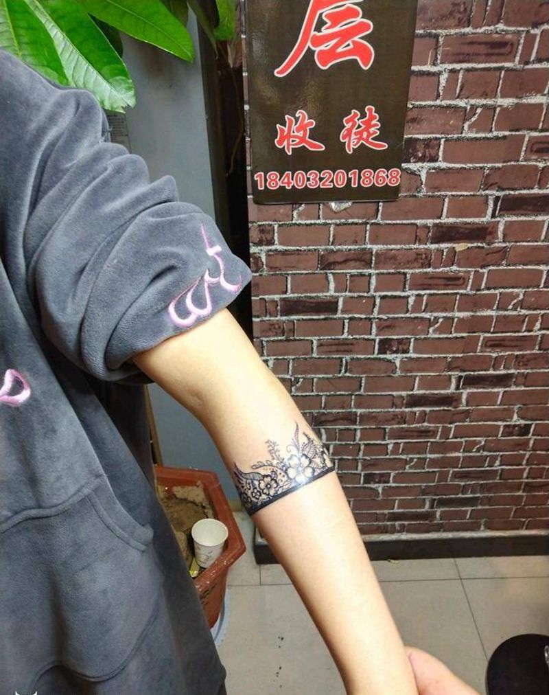 梵花臂环遮盖疤痕纹身图片