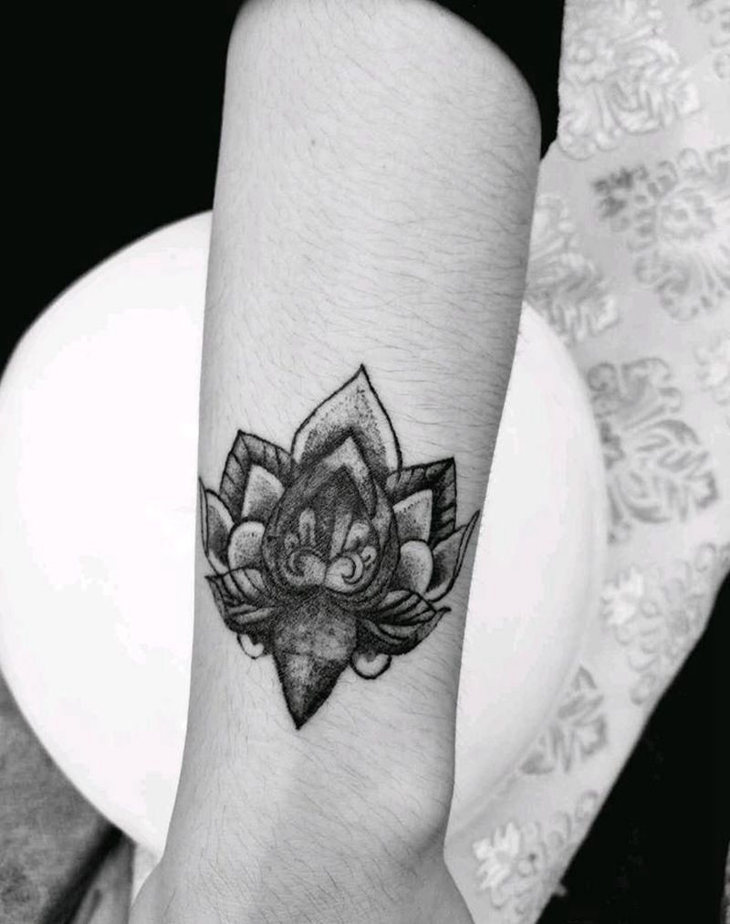 点刺梵花 （遮盖旧纹身）纹身图片