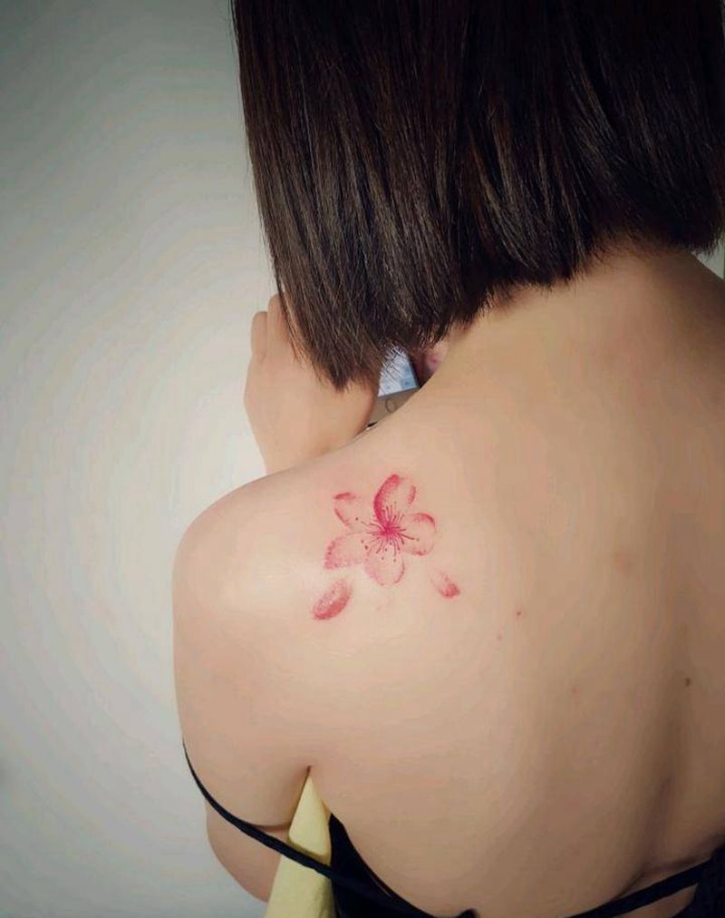 遮盖伤疤纹身图片_背部水彩纹身图案