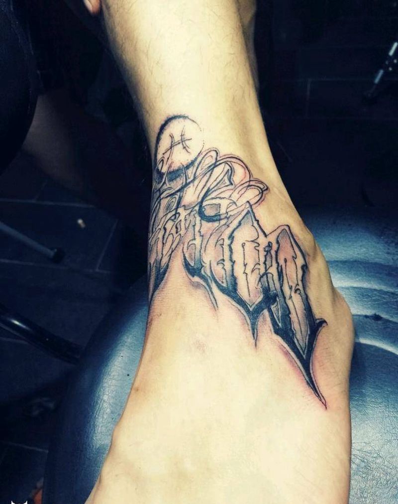 脚脖子花体字纹身图片