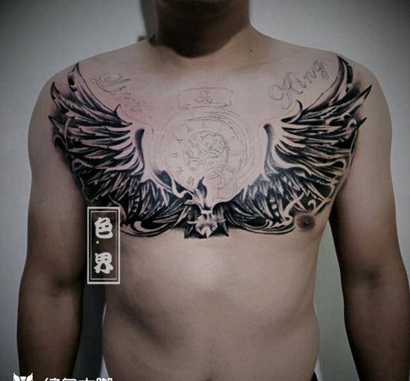 欧美翅膀，未完待续！纹身图片_胸部欧美写实纹身图案