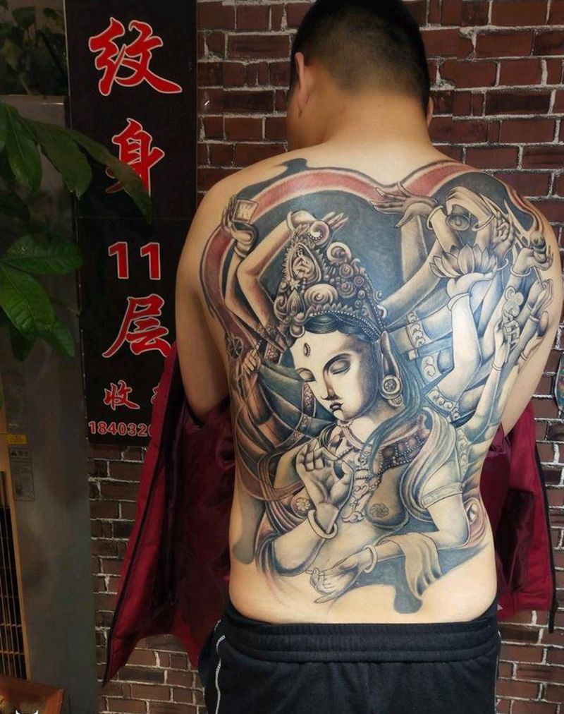 千手观音纹身图片_背部新传统纹身图案