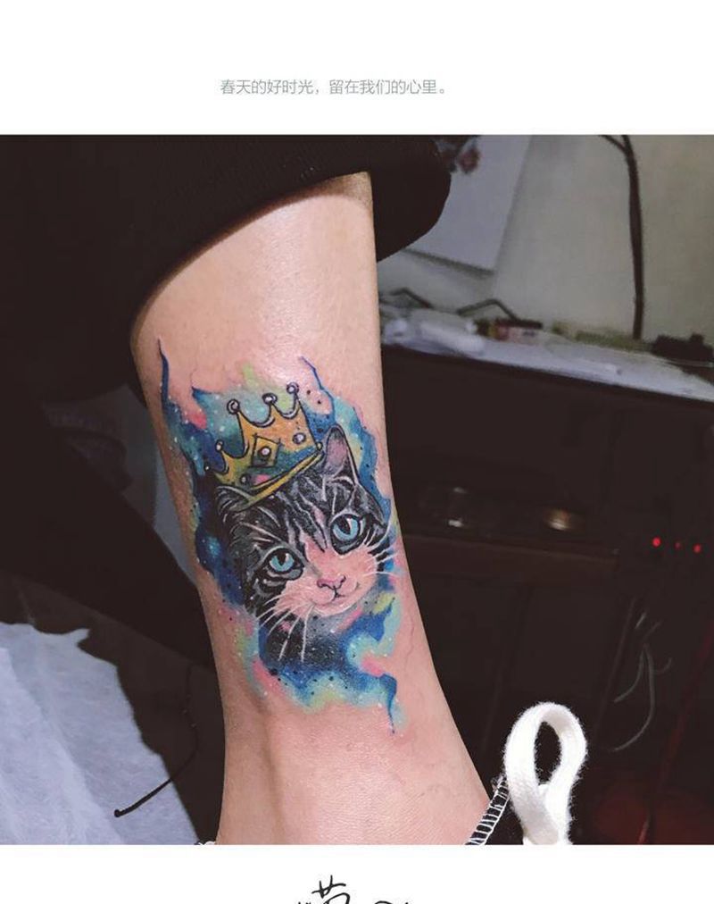 猫纹身图片_腿部水彩纹身图案