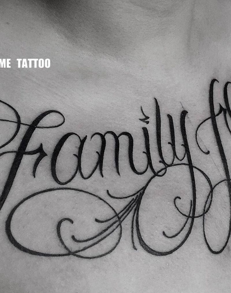 花体字设计纹身图片_胸部花体字纹身图案
