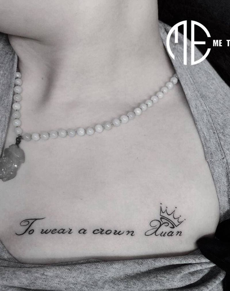 小字母纹身图片_胸部纹身图案