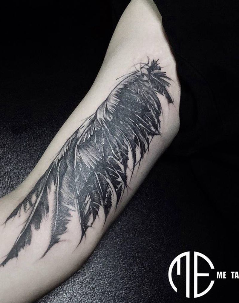 速写风格 翅膀遮盖旧图纹身图片_手臂纹身图案