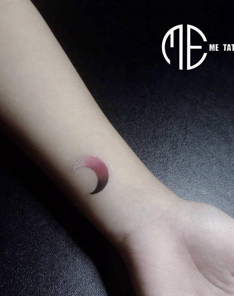 小月亮纹身图片_手臂纹身图案